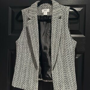 Suzy Shier business vest